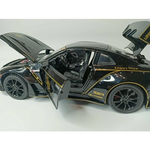 Коллекционная машинка игрушка металлическая Nissan GTR для мальчиков масштабная модель 1:24