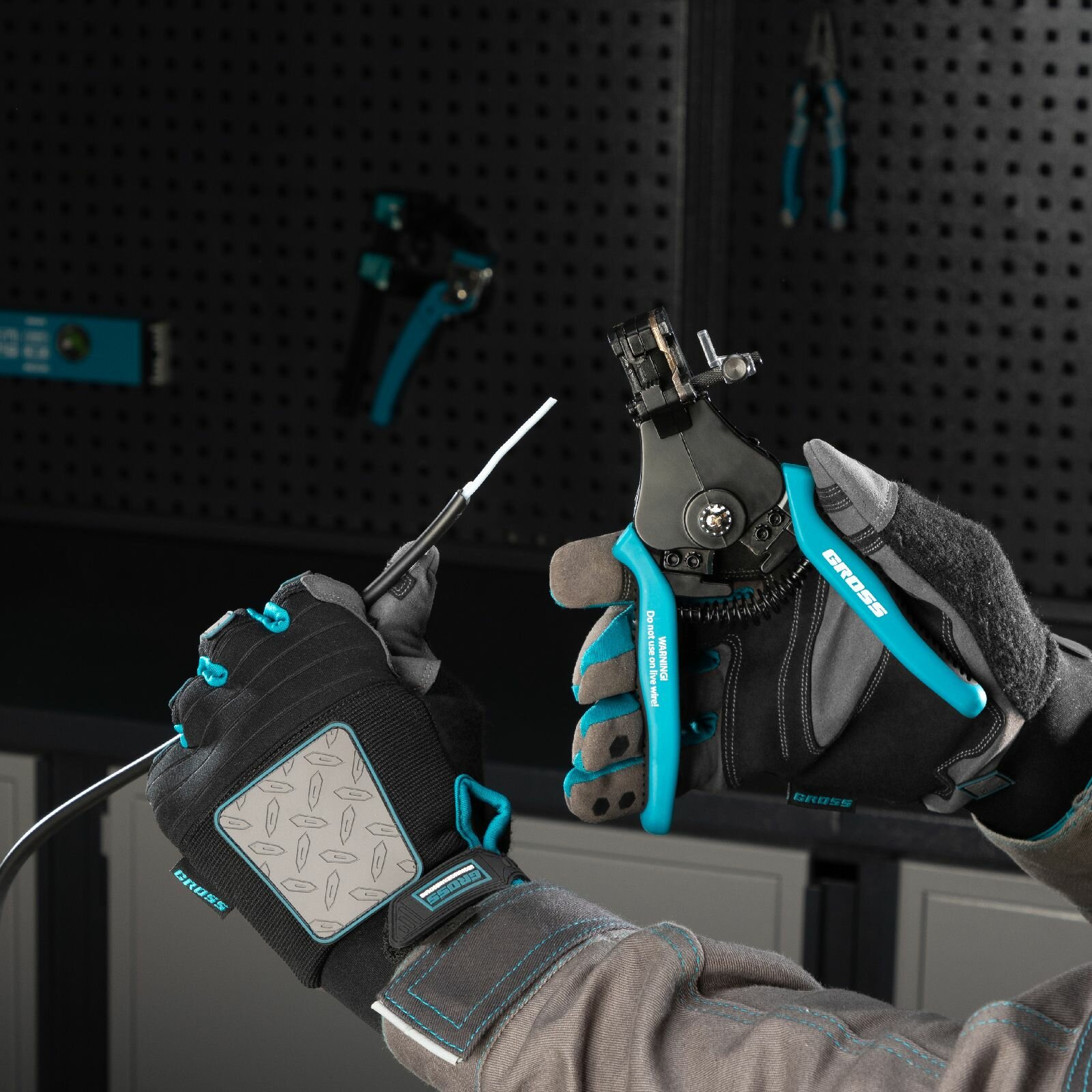 Щипцы для зачистки электропроводов 0.5 1.0 1.5 2.5 4.0 8.0 мм/кв 8-22AWG лезвие SK5 Gross, 17721