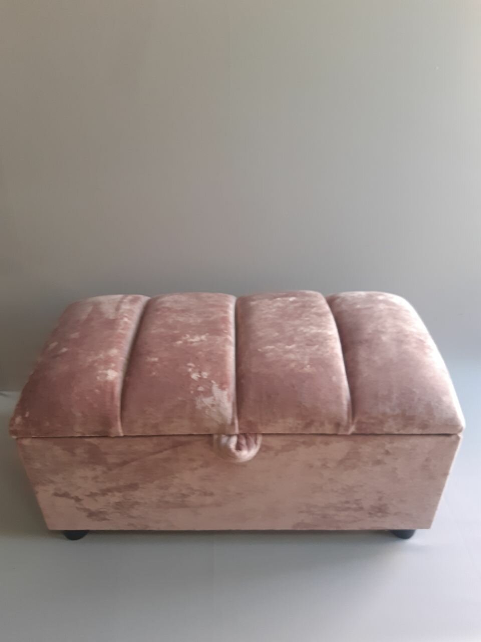 фото "Пуф Dysti Mini Sol с коробом" - удобный и функциональный пуф для дома и офиса