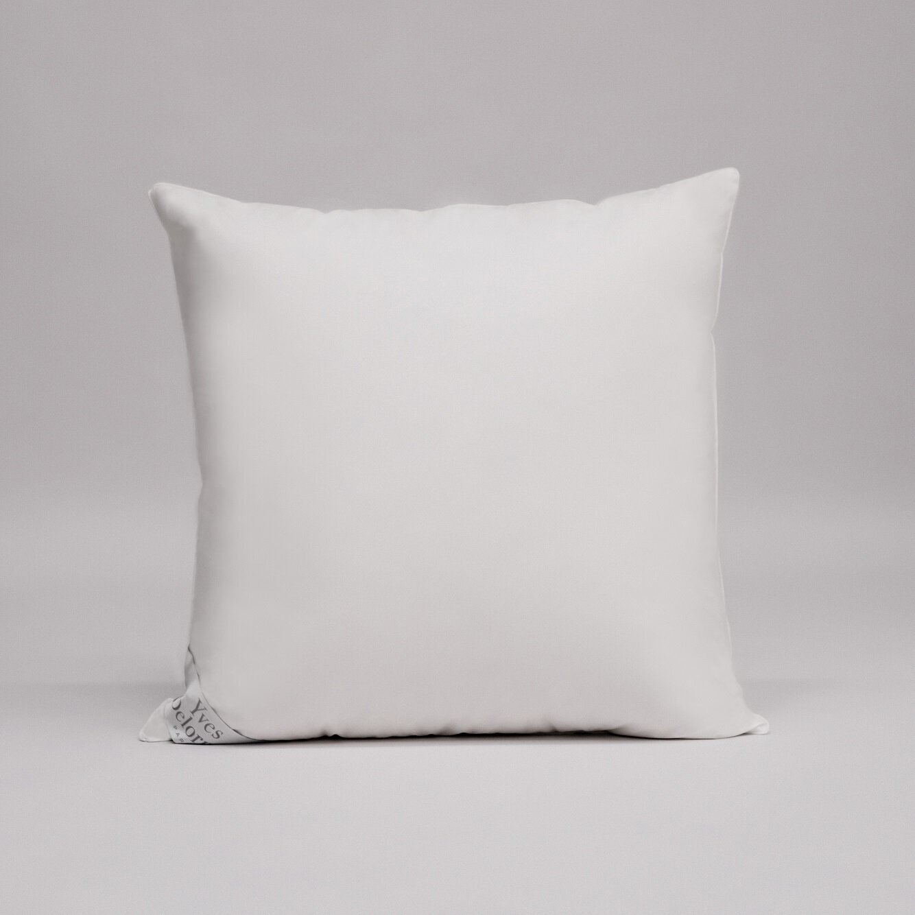 Подушка Yves Delorme Basics Medium White 65x65 см