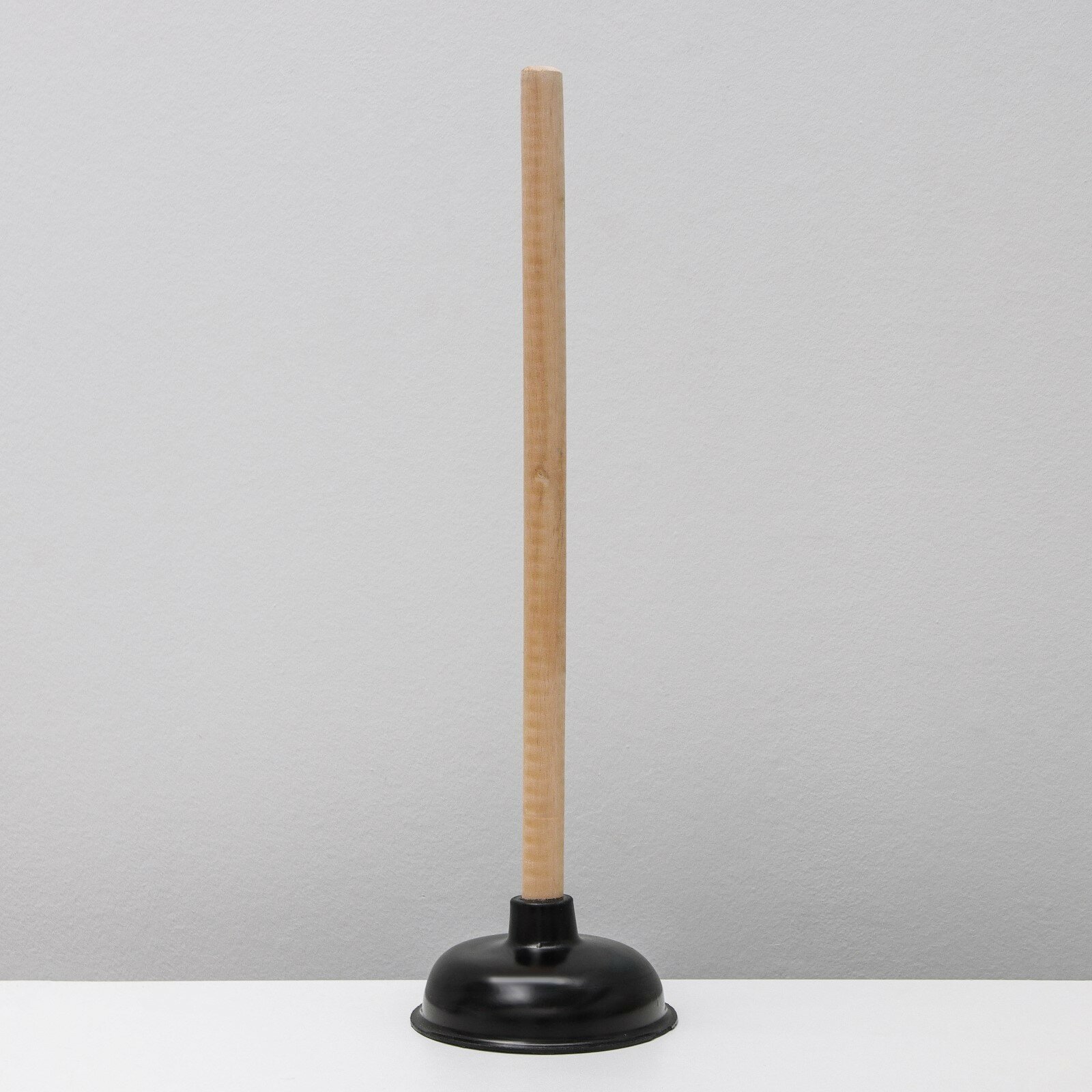 Вантуз с длинной ручкой d=13.5 см h=41 см дерево цвет чёрный