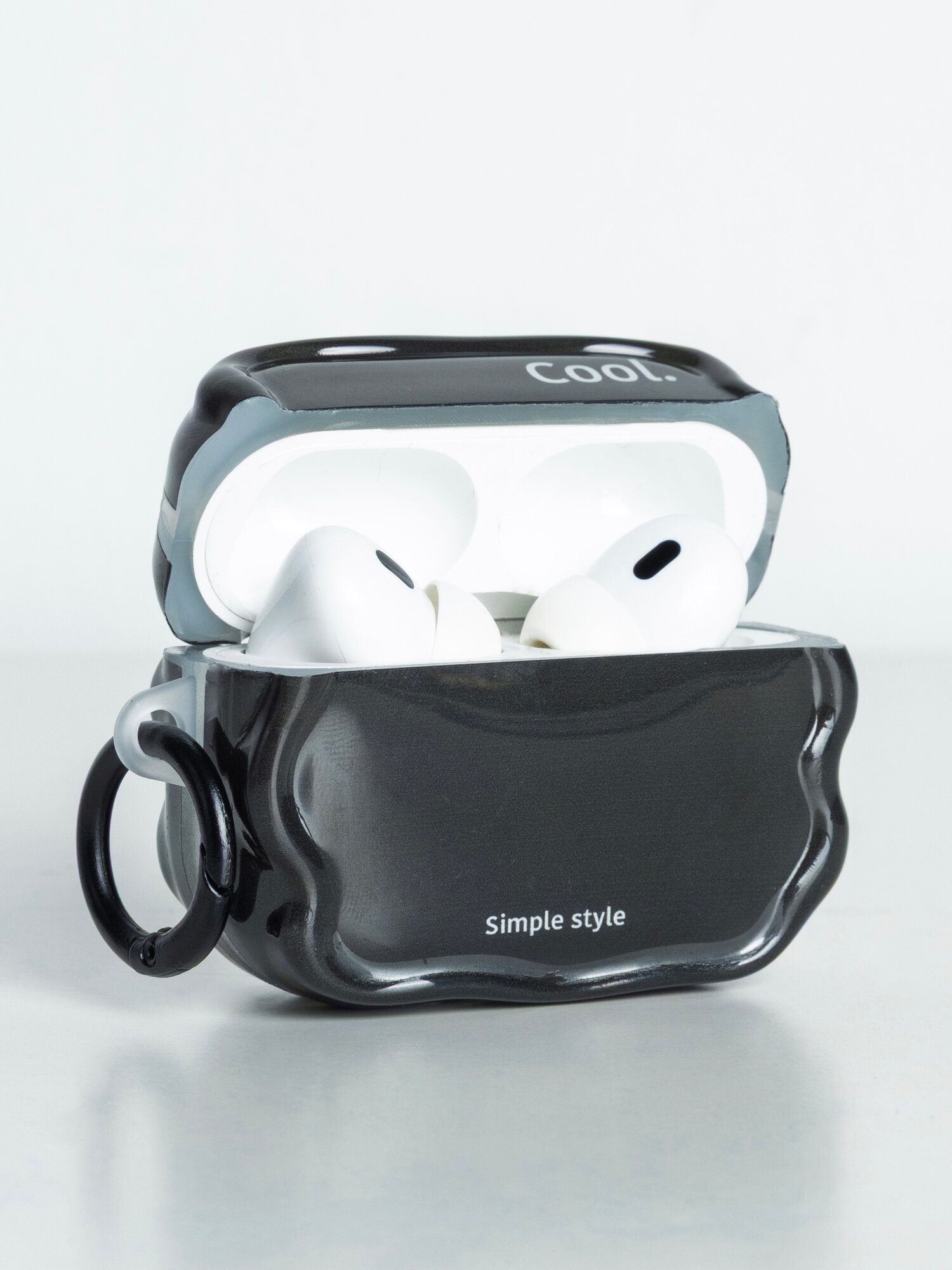 Чехол силиконовый на airpods pro 1/2 c карабином черного цвета — фото 6
