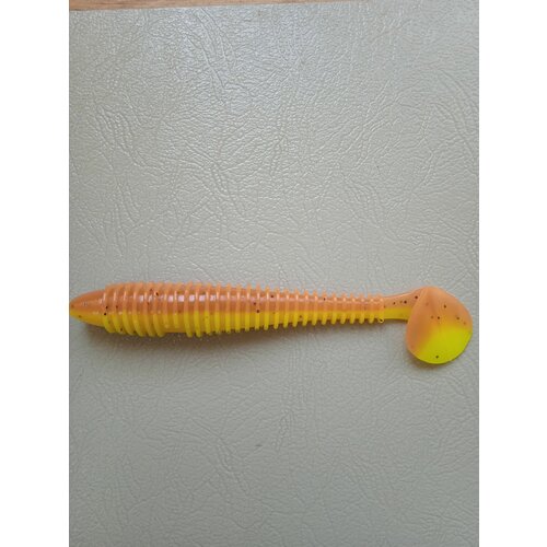 Мягкая силиконовая приманка Свинг Фат (Ribbed Worm) 150мм, 2 шт. Коричнево-желтый (Iris).
