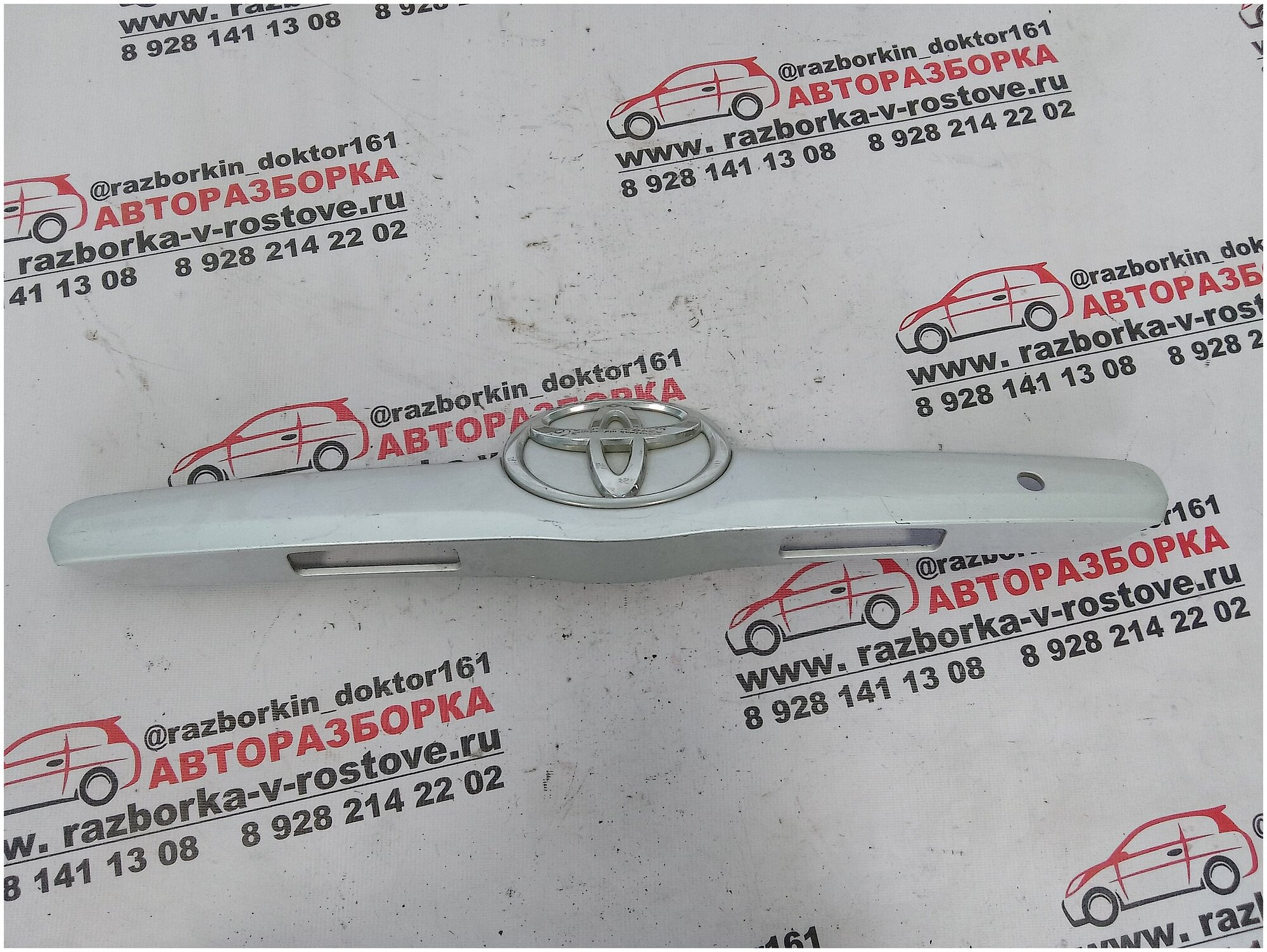 Накладка крышки багажника Toyota Camry V40 06-11