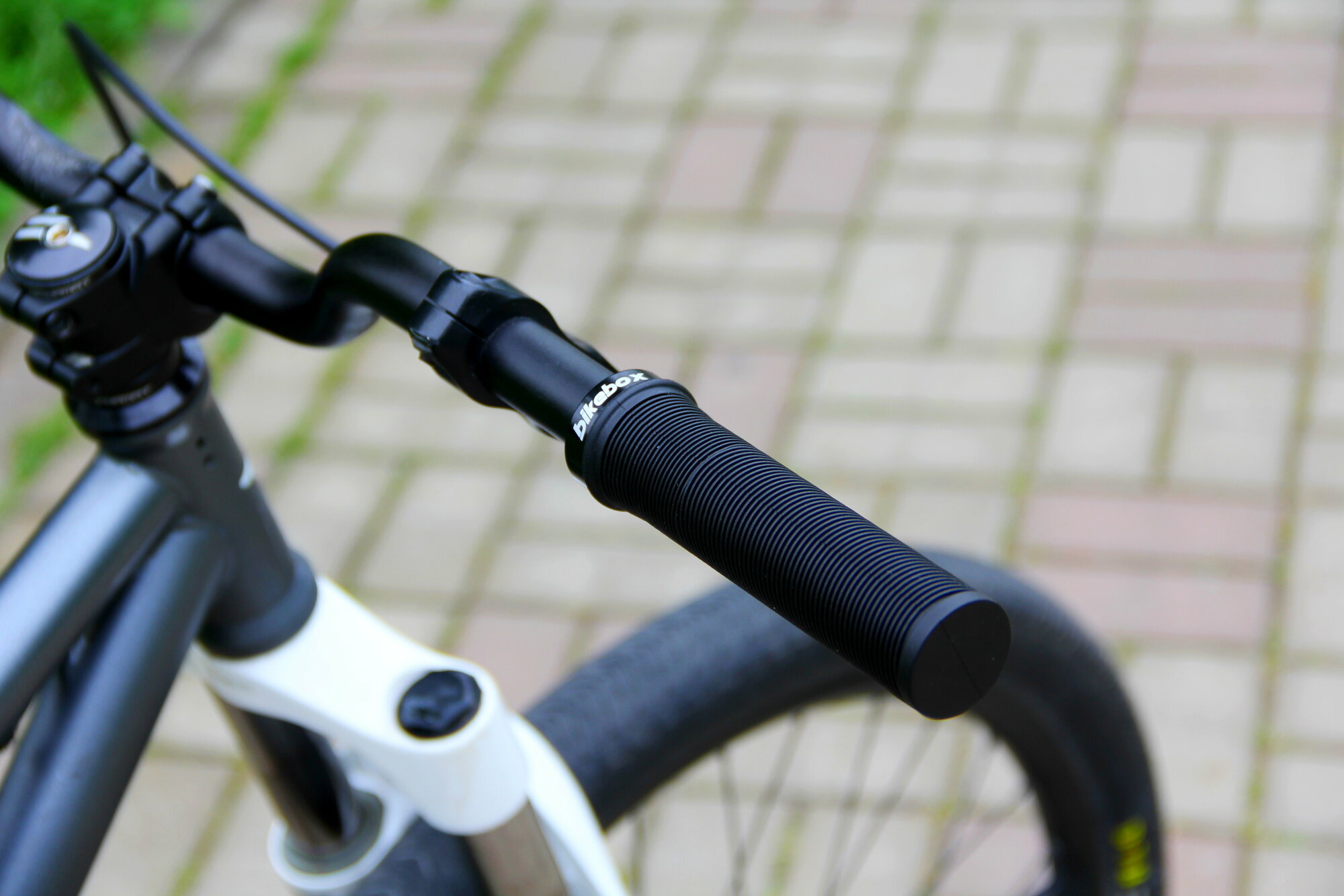 Грипсы для велосипеда Death Grip Black черные с локоном