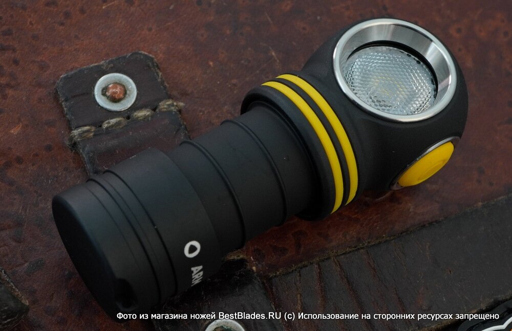 Универсальный фонарь ARMYTEK Elf C1 Micro-USB, черный / желтый [f05002w] - фото №15