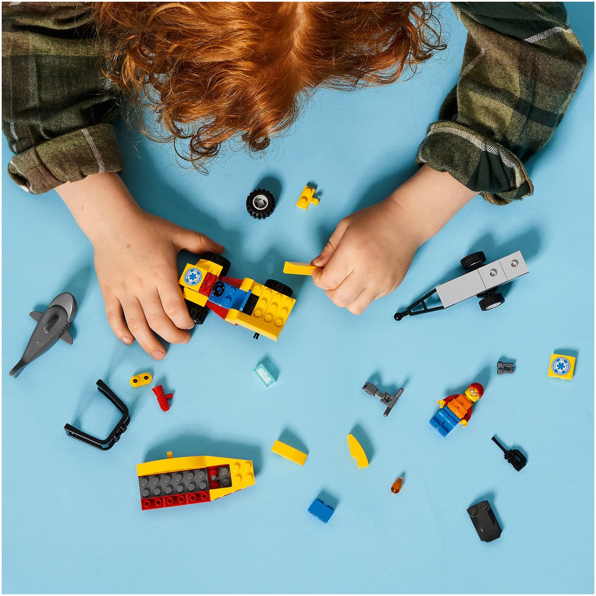 Конструктор LEGO City 60286 Пляжный спасательный вездеход - фото №10