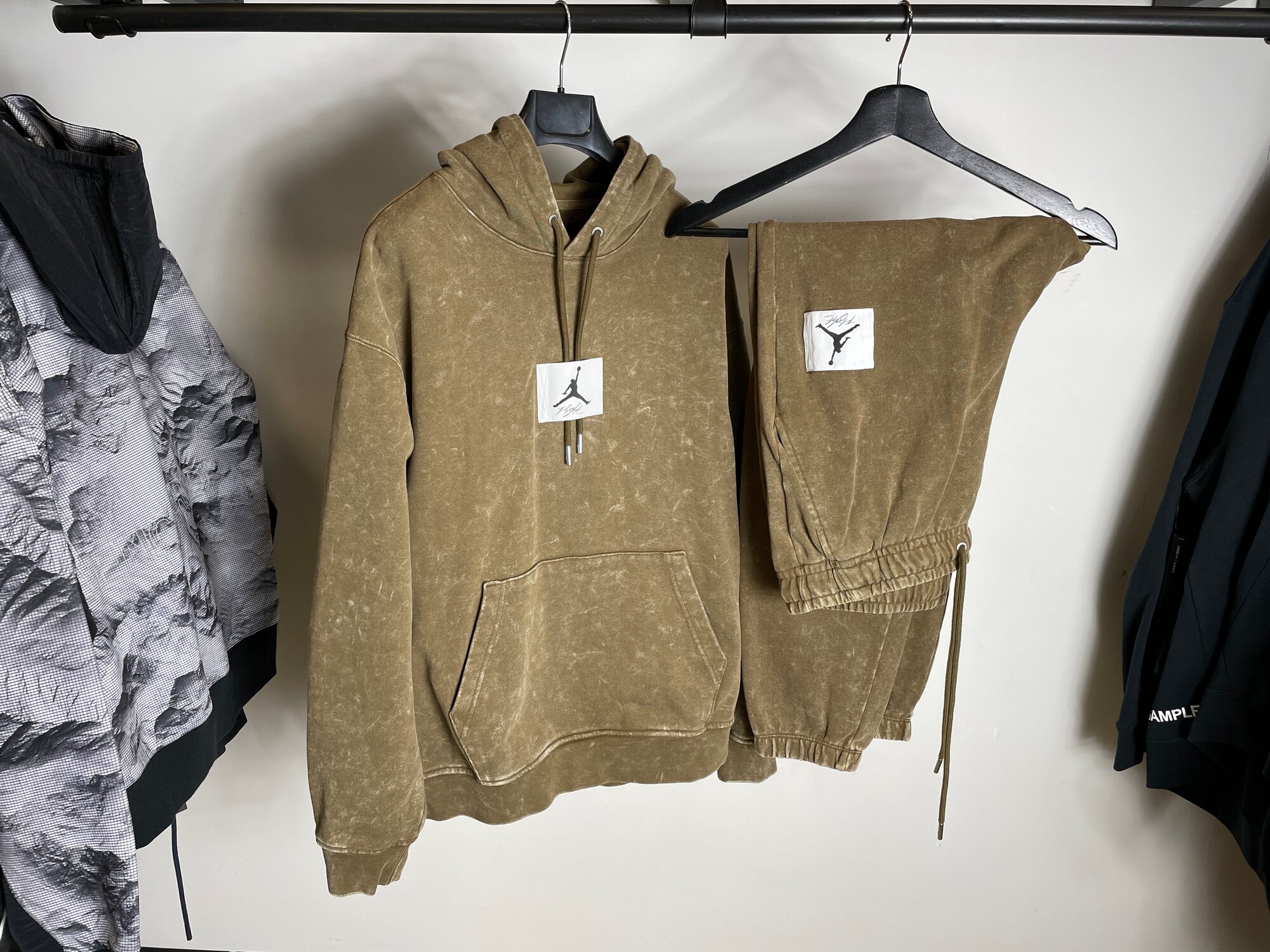 Костюм спортивный NIKE, размер XL, бежевый — фото 1