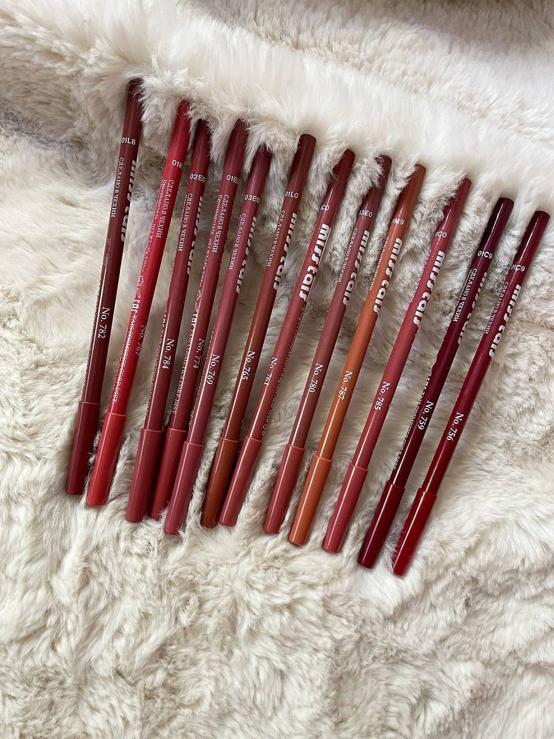 Miss Tais Карандаши для губ комплект из 12 оттенков — стойкость и идеальный контур губ для любого макияжа