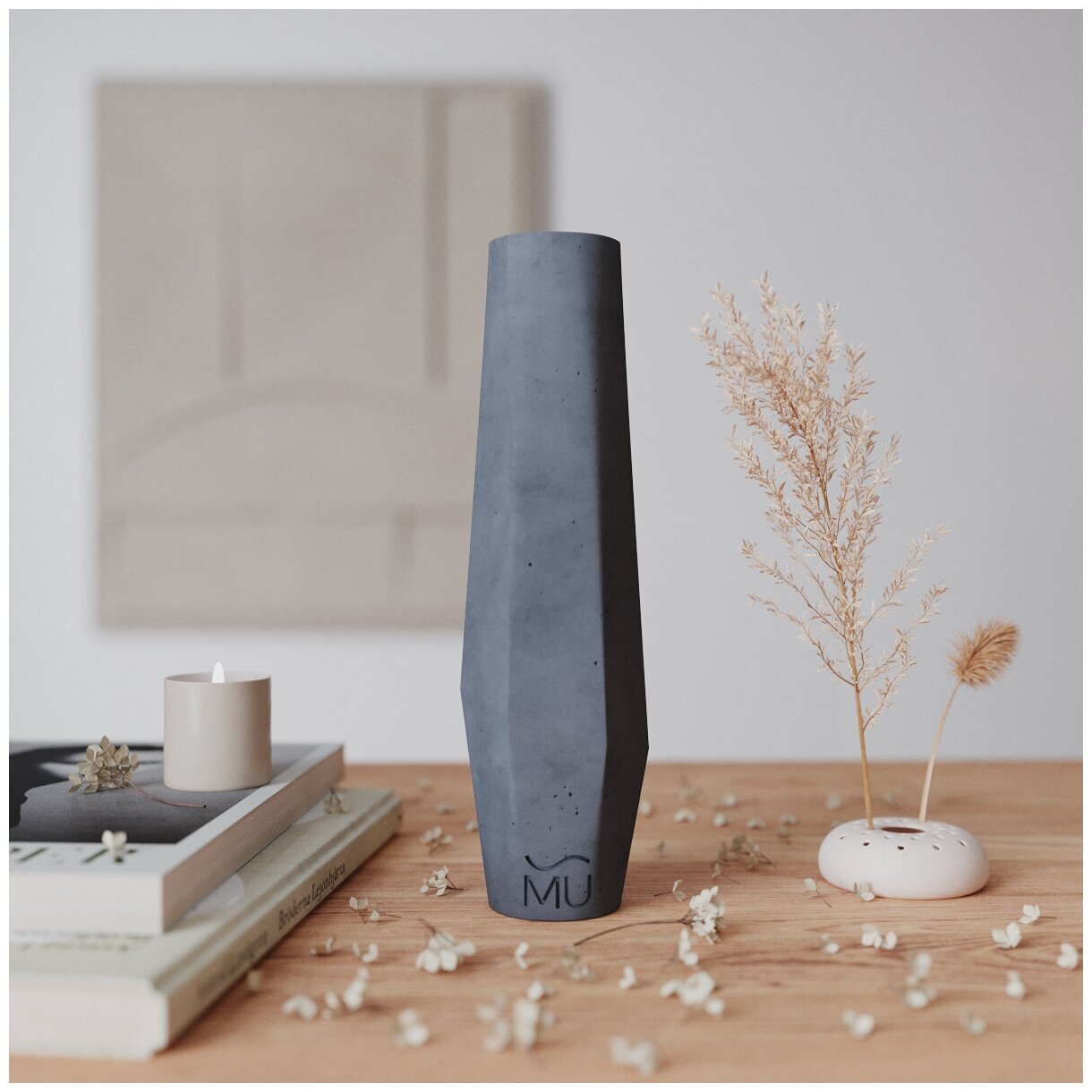 Декоративная ваза для сухоцветов Megan S, 25 см, бетон, графитовая матовая