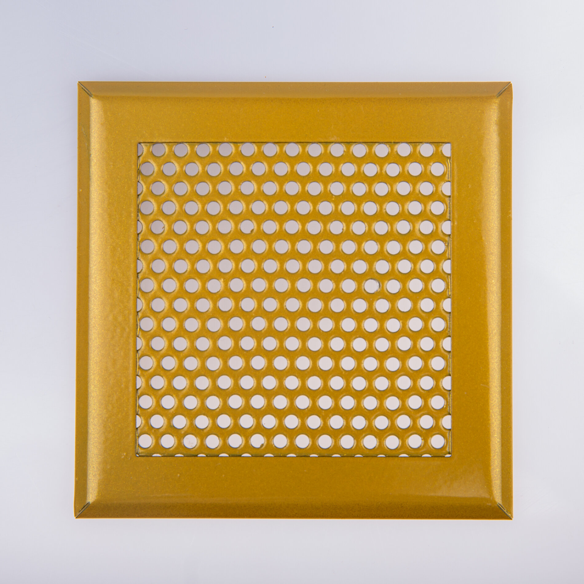 Вентиляционная решетка металлическая на магнитах 200х200мм, тип перфорации кружок (Rv 3-5), золотой