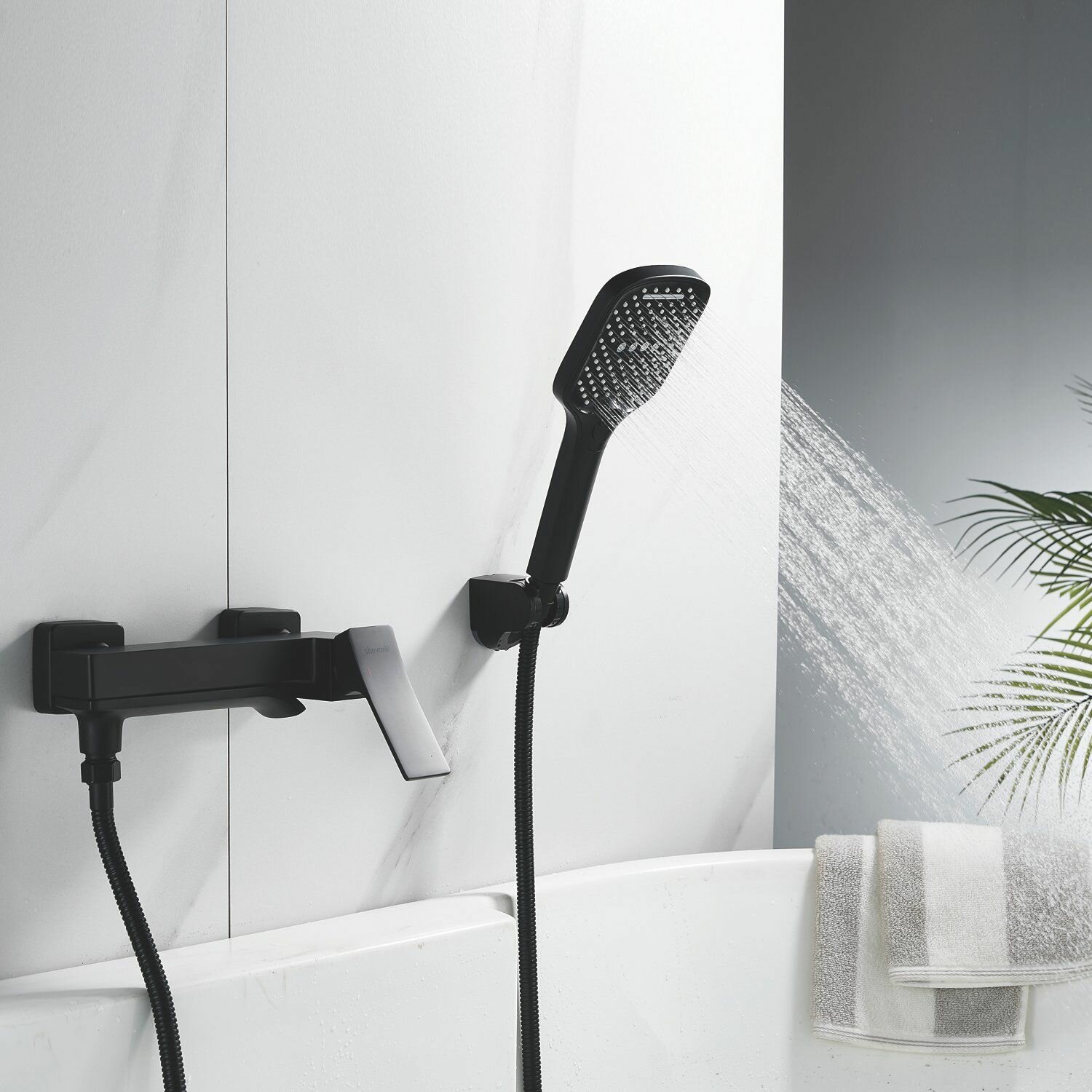 Смеситель для ванны однорычажный Shevanik S4002H, Черный — фото 1