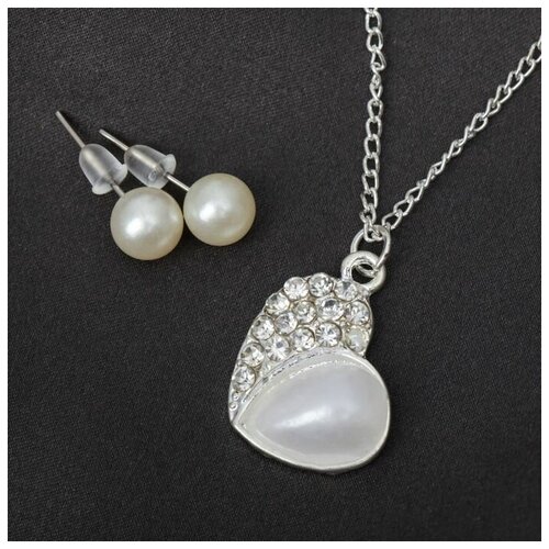 Queen fair Гарнитур 2 предмета: серьги, кулон Сердце, цвет белый в серебре, 43см