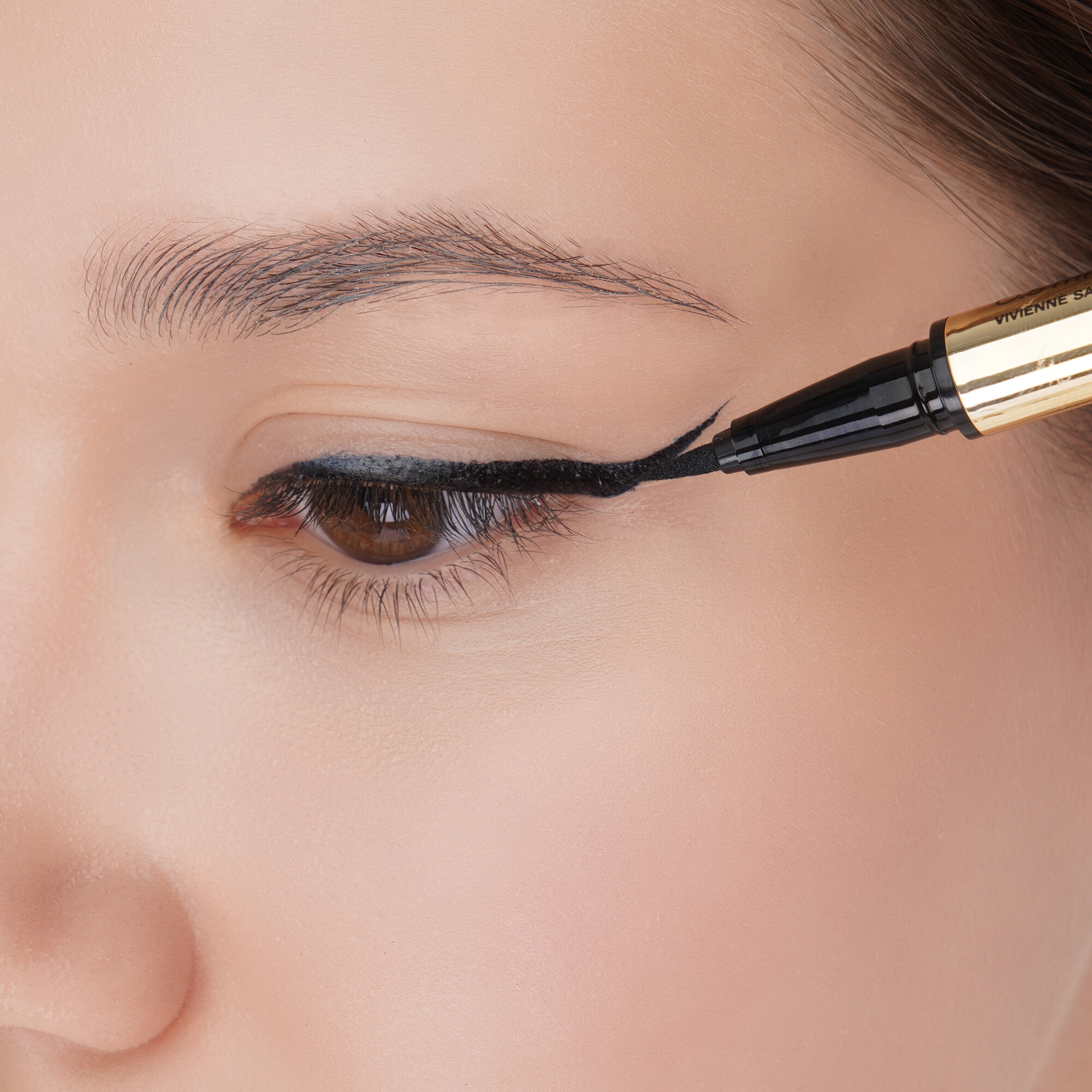 Подводка Vivienne Sabo "Cabaret Premiere", водостойкая, гелевая, черная, 0.5 мл — фото 1