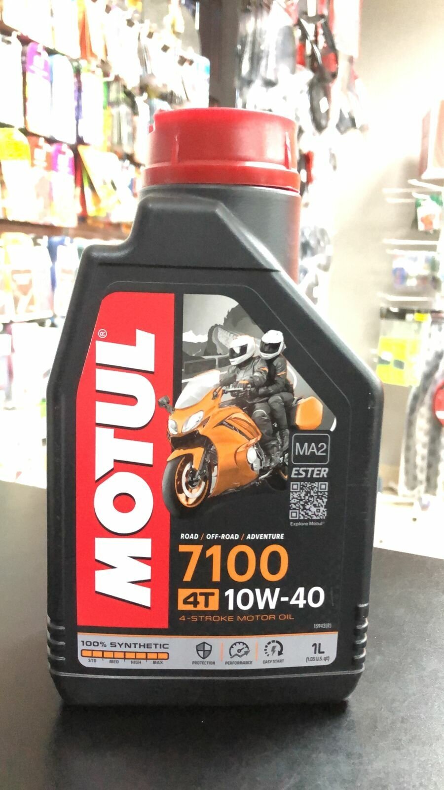 Синтетическое моторное масло Motul 7100 4T 10W40