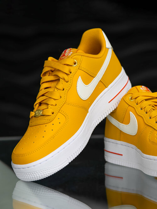 Кроссовки NIKE Air Force 1, размер 6 US (35.5 RU), желтый, белый