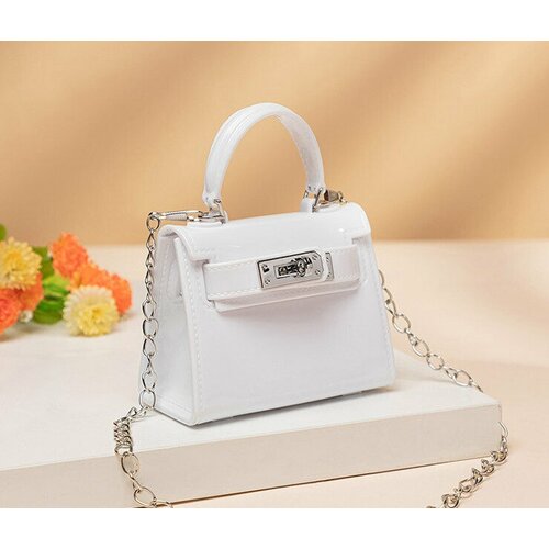 фото Сумка мессенджер , фактура лаковая, белый dav