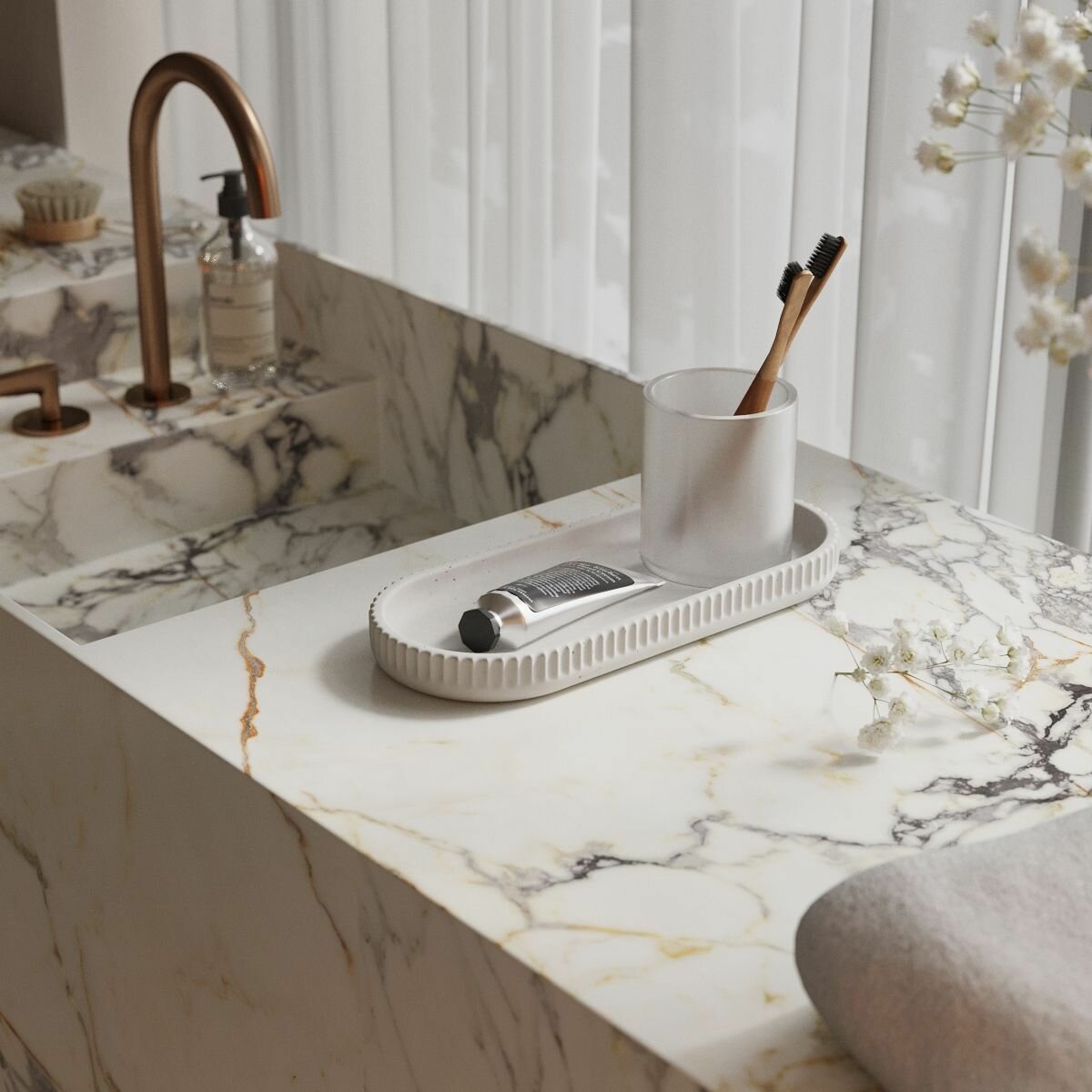 Картинки Подставка в ванную, декоративный поднос, органайзер для косметики и мелочей Chloe S, 26x11 см, бетон, белый матовый