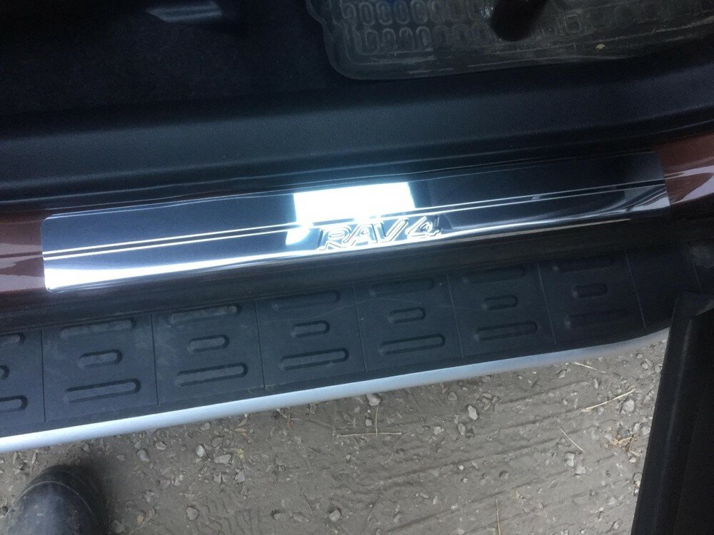 Накладки внутренних порогов TOYOTA RAV4 IV (2012-2019) ступен, штамп RAV4 (к-т 4 шт.) — фото 4