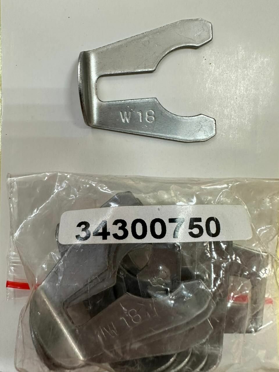 фото Скоба - фиксатор 18 мм Ferroli (34300750) 1-шт.