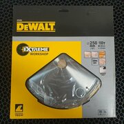 Диск пильный для резки дерева DeWalt 250x30mm 100T