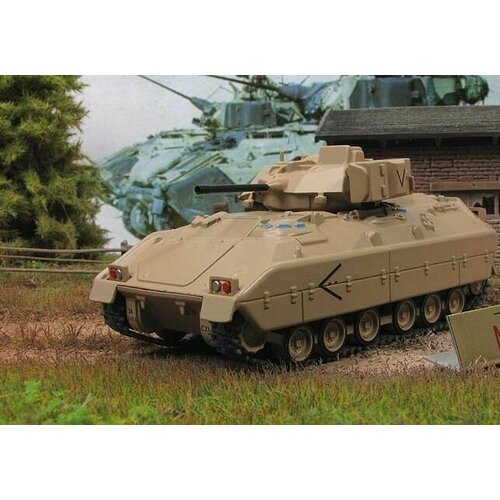 Масштабная модель M2 Bradley