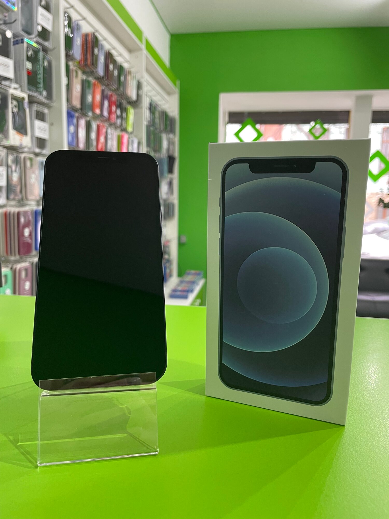Смартфон Apple iPhone 12 256 ГБ, nano SIM+eSIM, черный — фото 1