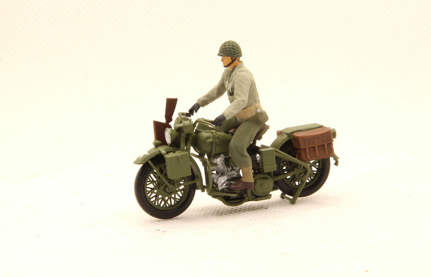 WLA-42 USA и сержант Джексон (модель мотоцикла и фигурка) модель в масштабе 1:43