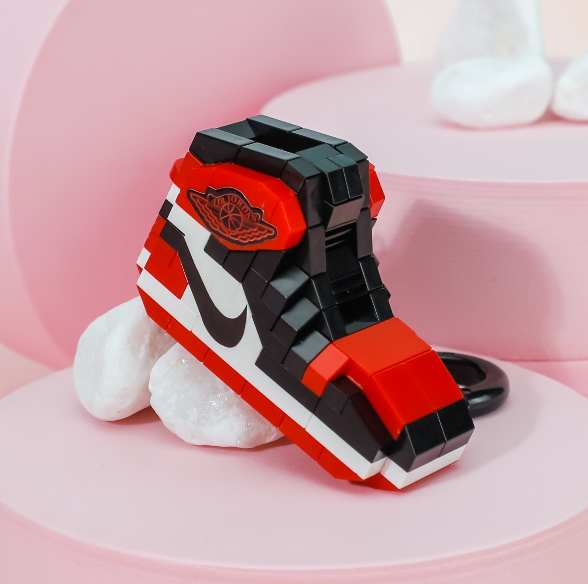 Конструктор 3D из миниблоков Balody Кроссовок Air Jordan 1 красный брелок 165 элементов - BA18085-1