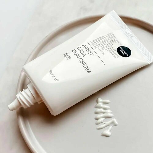 Bueno Солнцезащитный крем с центеллой Perfect AirFit CICA SUN Cream SPF 50 1450₽