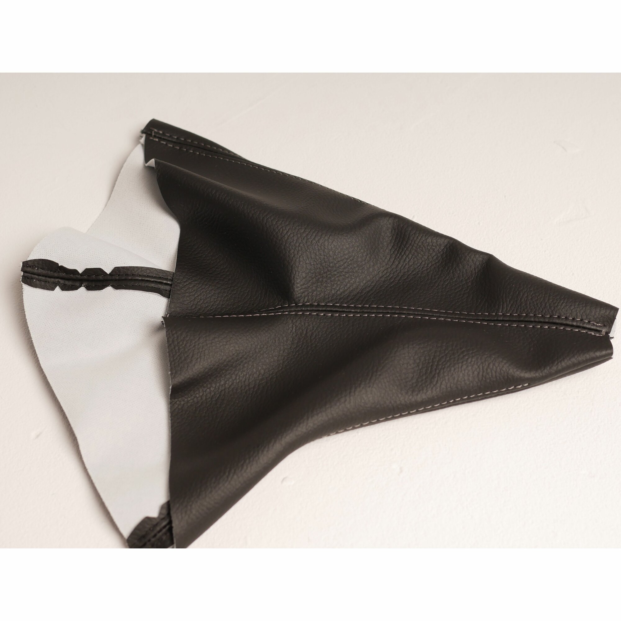 Чехол рычага КПП УАЗ Патриот с 2014г. (серая отстрочка) — фото 1