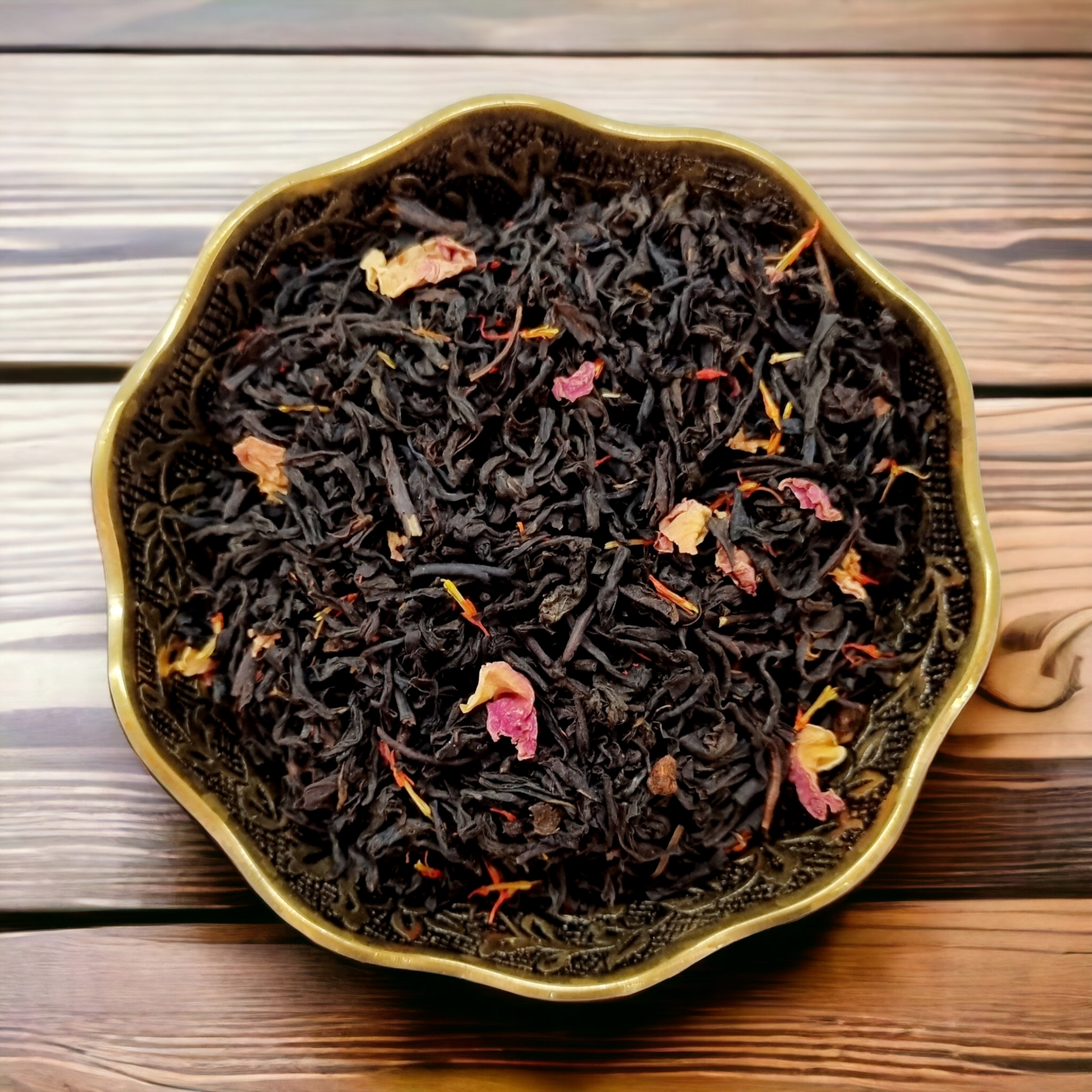 Черный чай Винтаж Клубника со Сливками листовой ароматизированный 50 грамм - фотография № 1
