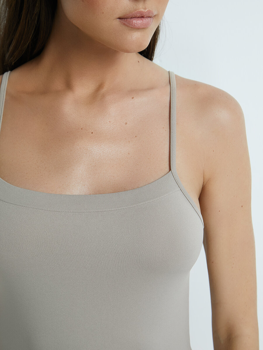 Майка женская OMSA DONNA “SEAMLESS” B_OmS171, из микрофибры на тонких бретелях, цвет Latte, размер 48/50 (L/XL)