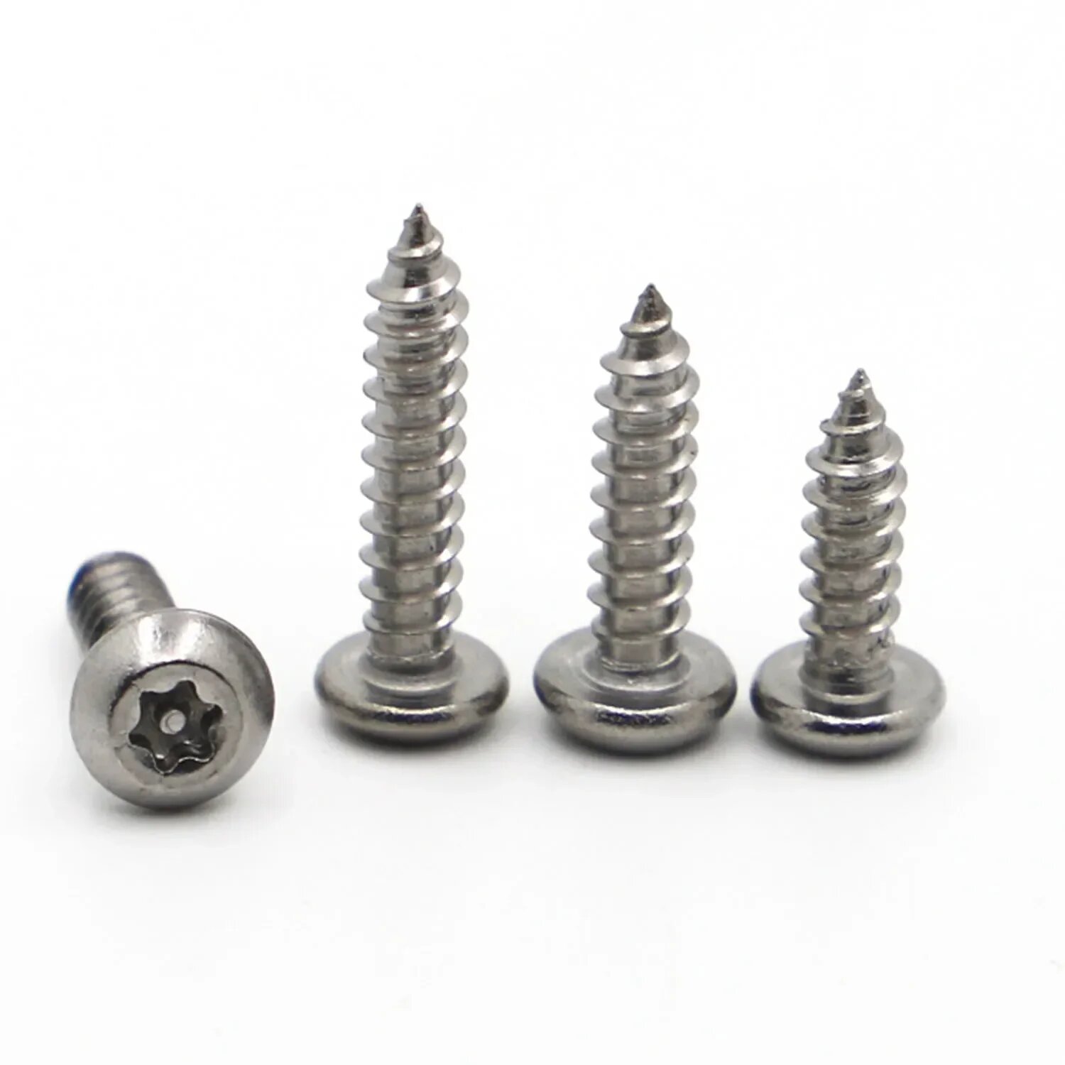 Саморез их нержавеющей стали