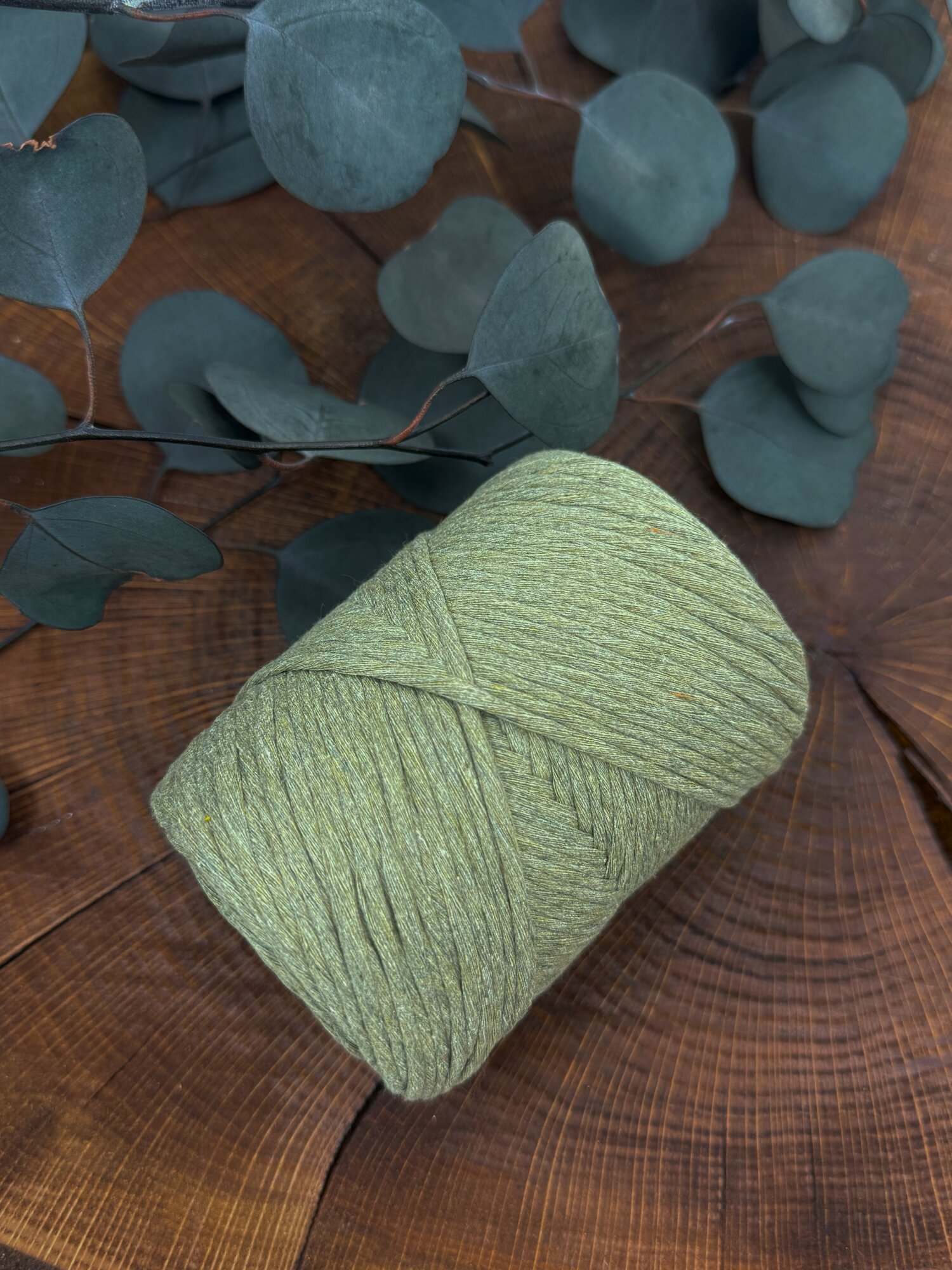 Шнур для рукоделия и макраме Dolly Hobby, 80 % хлопок, 3мм 100 метров, оливковый цвет — фото 1