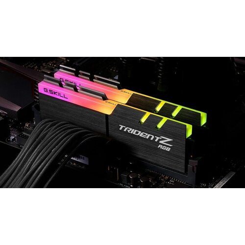 Модуль памяти DDR4 GSKILL TRIDENT Z RGB 64GB 2x32GB 3600MHz CL18 18-22-22-42 135V 3164200₽