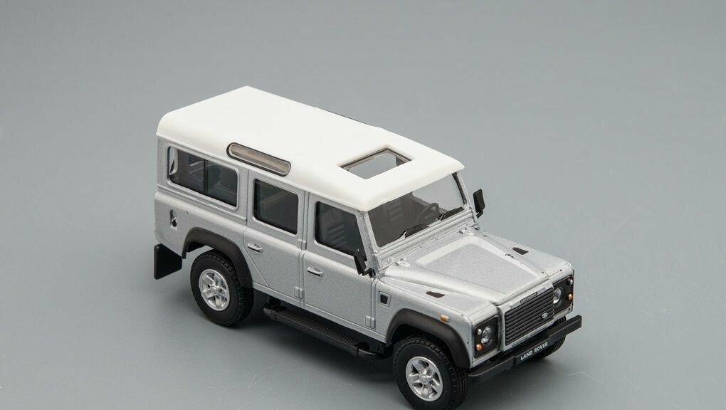 Масштабная модель LAND ROVER Defender Generation 1, silver — фото 1