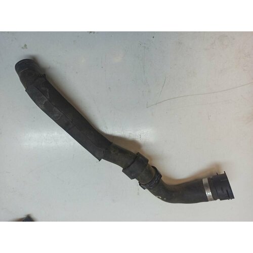 Патрубок радиатора муфта VAG Audi VW 3B0122291K 3050₽