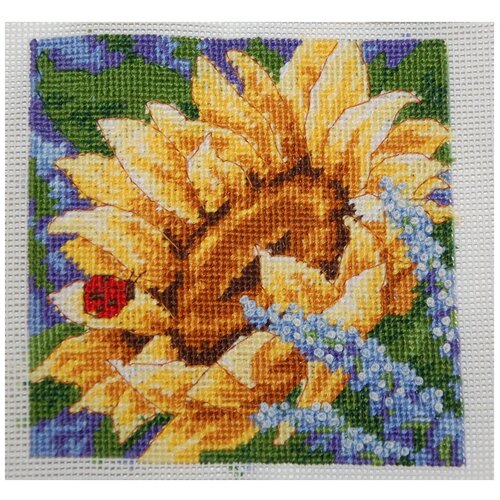 Dimensions Набор для вышивания Гобелен Sunflower and Ladybug Божья коровка и подсолнух 17066 2905₽