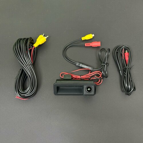 Камера заднего вида Ford Focus 2 с кнопкой Седан линза стеклянная 2900₽