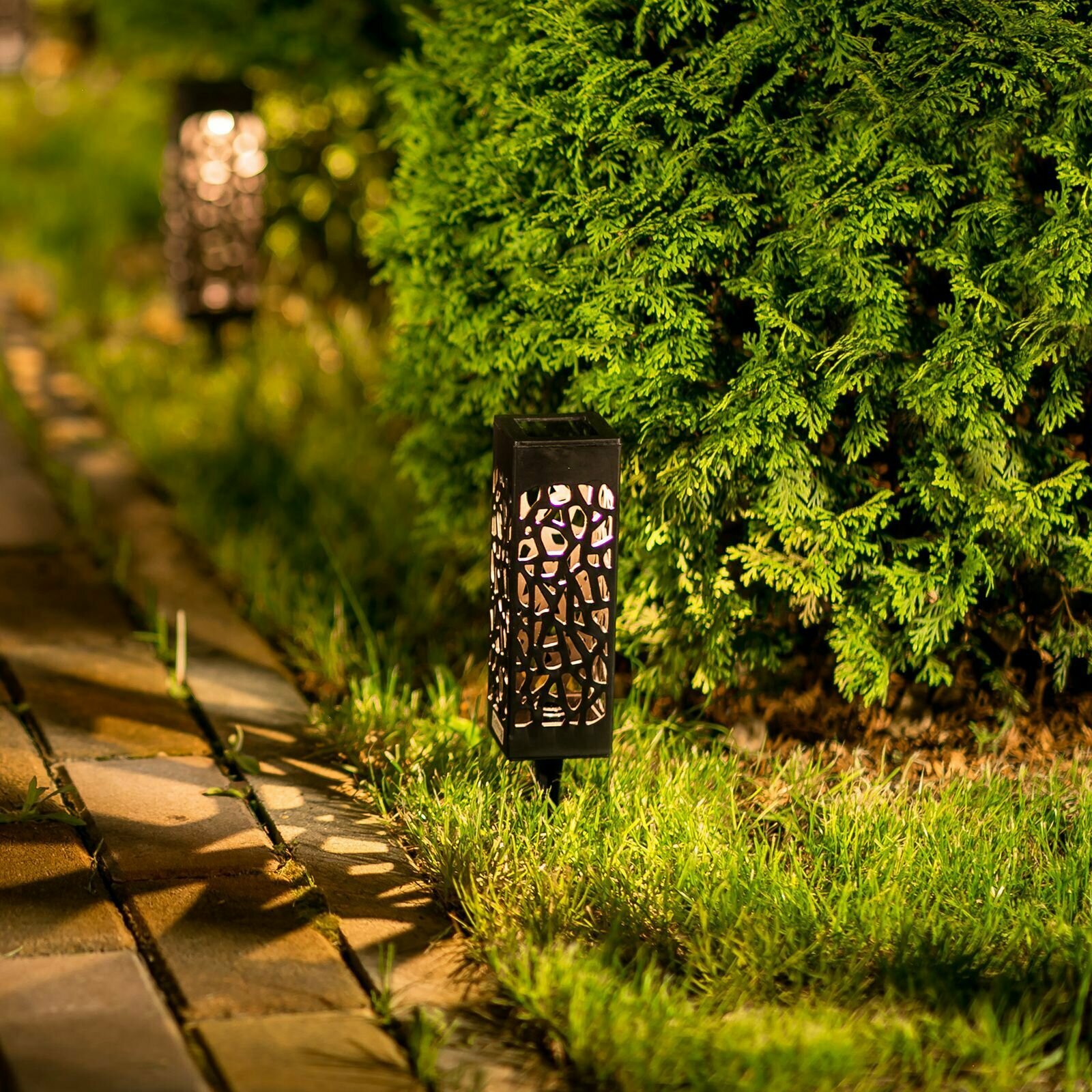 Садовый светильник на солнечной батарее с аккумулятором Магия Uniel. Теплый белый свет. Уличный IP44