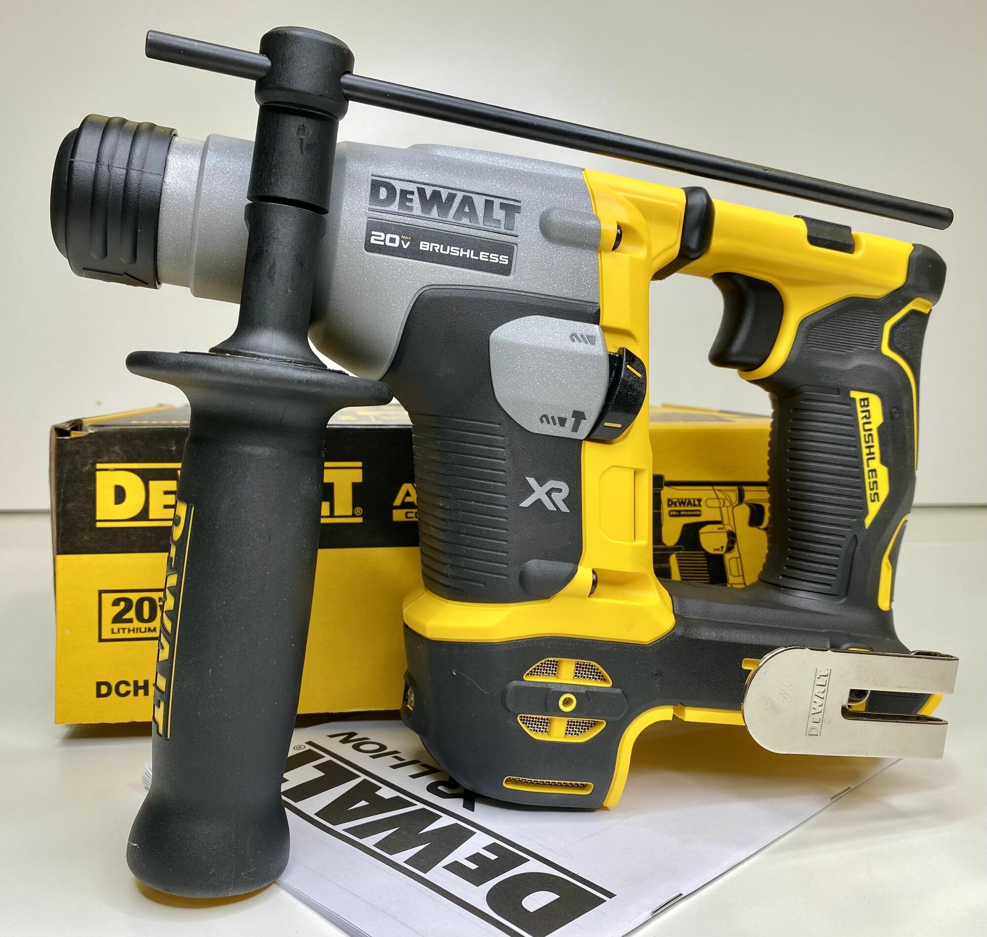 Перфоратор DeWalt DCH172 20V Max SDS-Plus аккумуляторный бесщеточный. / 1.4 Дж