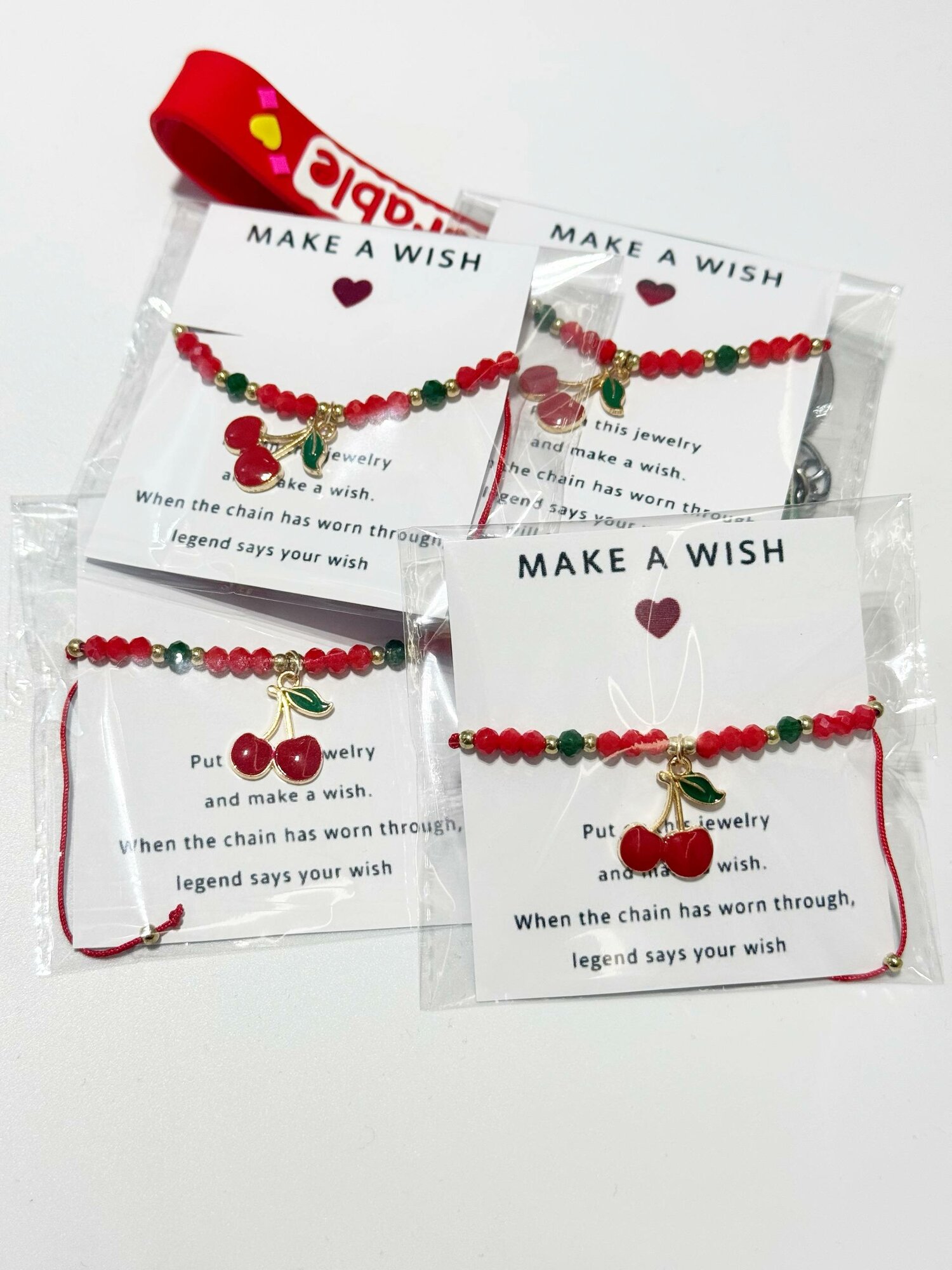 Браслет  вишня