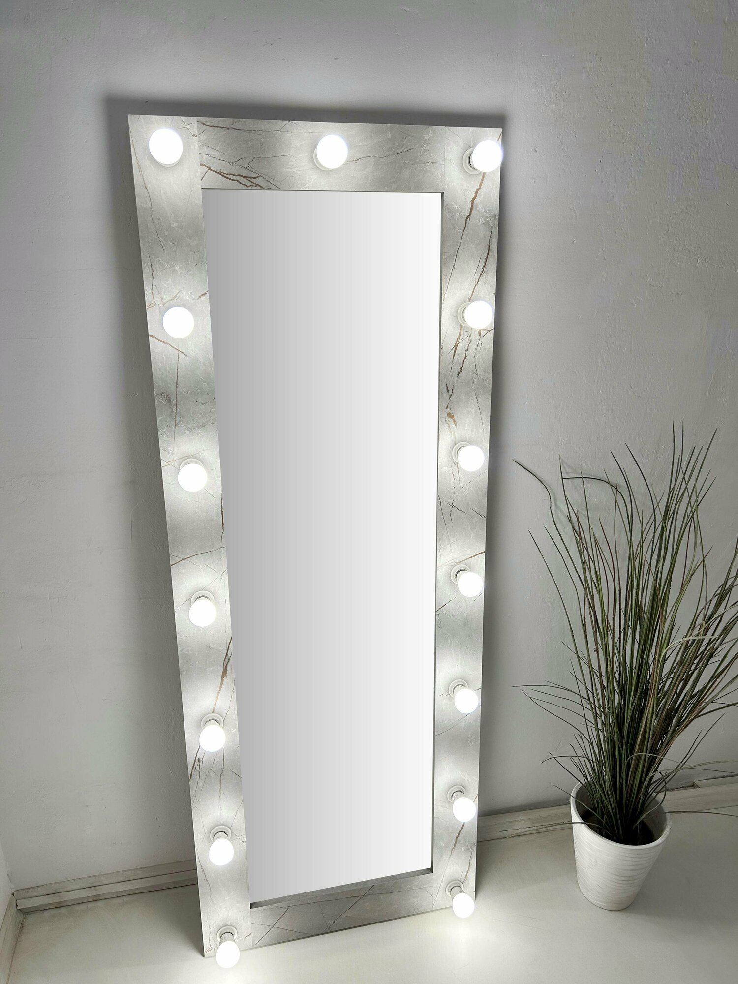 Гримерное зеркало с лампочками BeautyUp 160/60 цвет "Герион" - фотография № 2