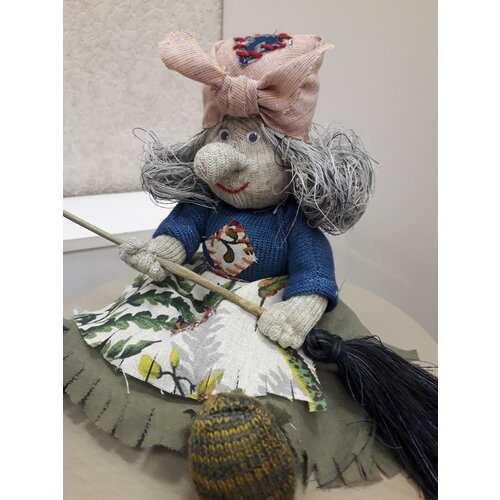 Сувенир - оберег Баба Яга из вологодского льна ручной работы