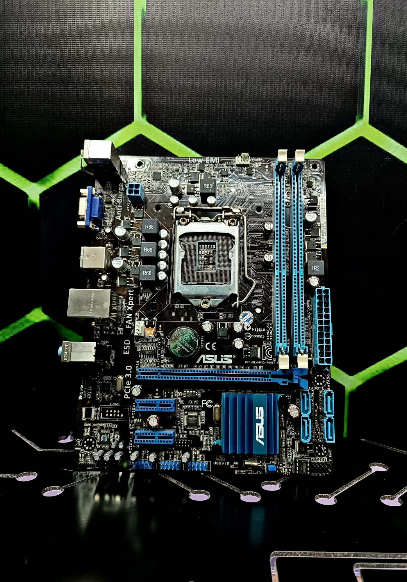 Материнская плата Asus P8H61-m LX3 R2.0 LGA1155 mATX