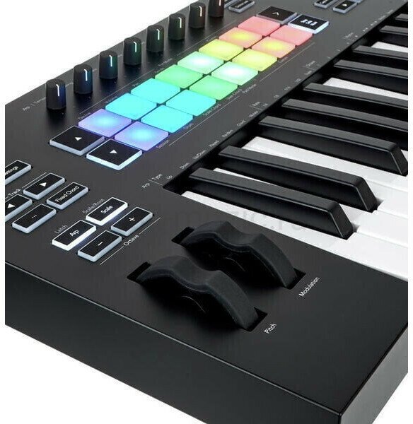 MIDI-клавиатура Novation Launchkey 25 MK3