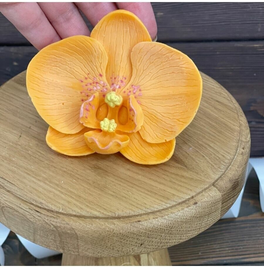 Цветок из шоколада. Орхидея. Цвет Оранжевый. - фотография № 2