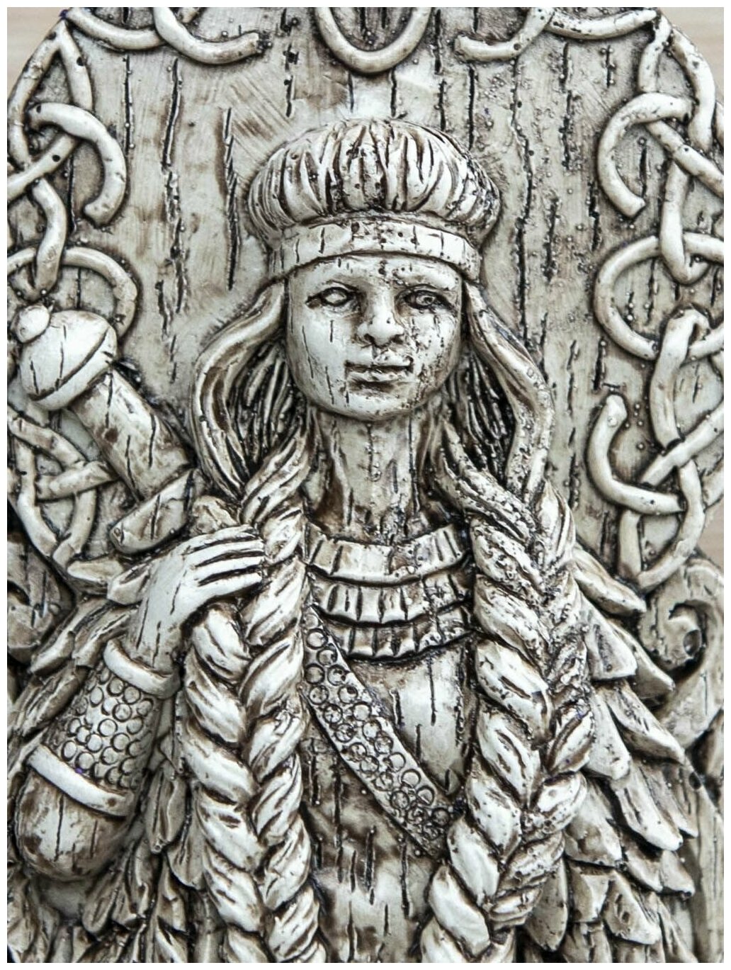 Барельеф женский оберег Фрейя скандинавская богиня любви, красоты, плодородия керамика 22 см - фотография № 3
