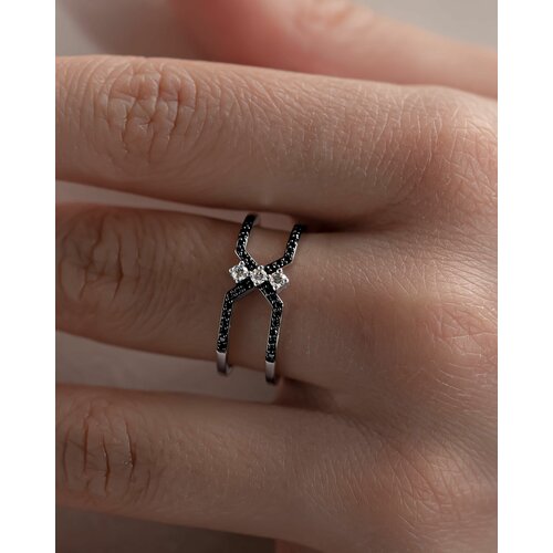 Кольцо Trade Jewelry из белого золота 585 пробы с бриллиантами белыми и черными